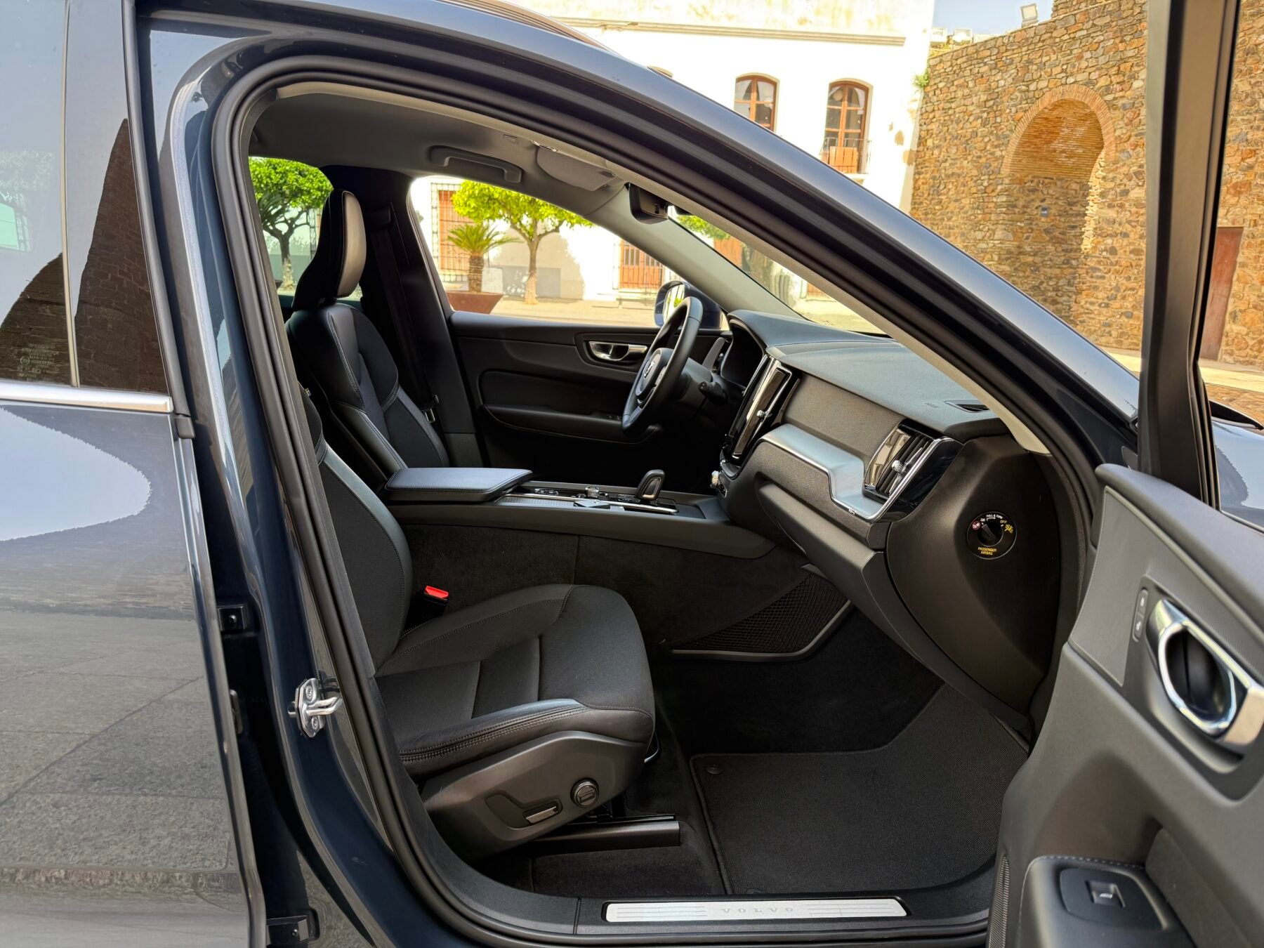 VOLVO XC60 2.0 B4 D4 AWD Business Plus Auto