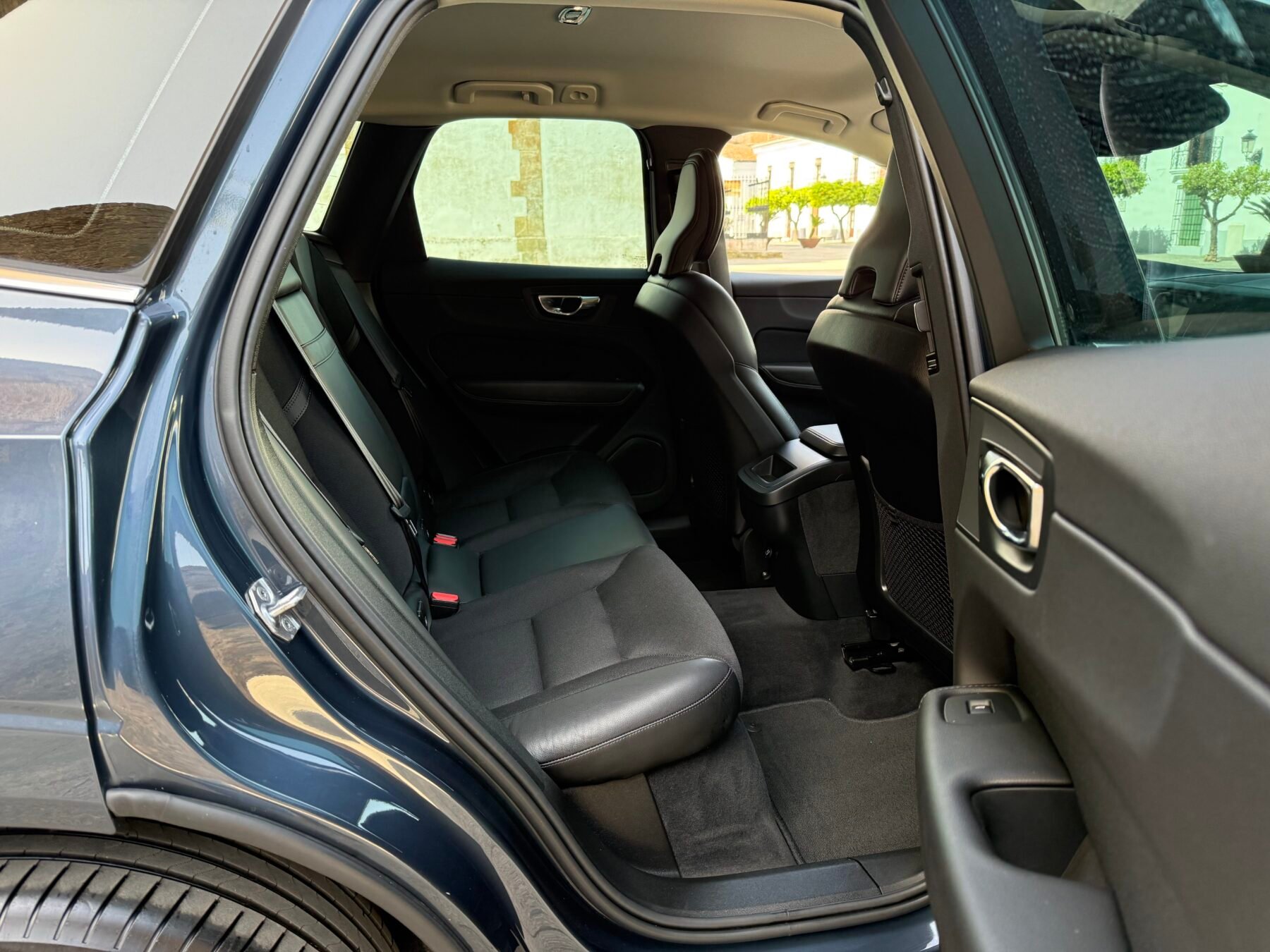 VOLVO XC60 2.0 B4 D4 AWD Business Plus Auto