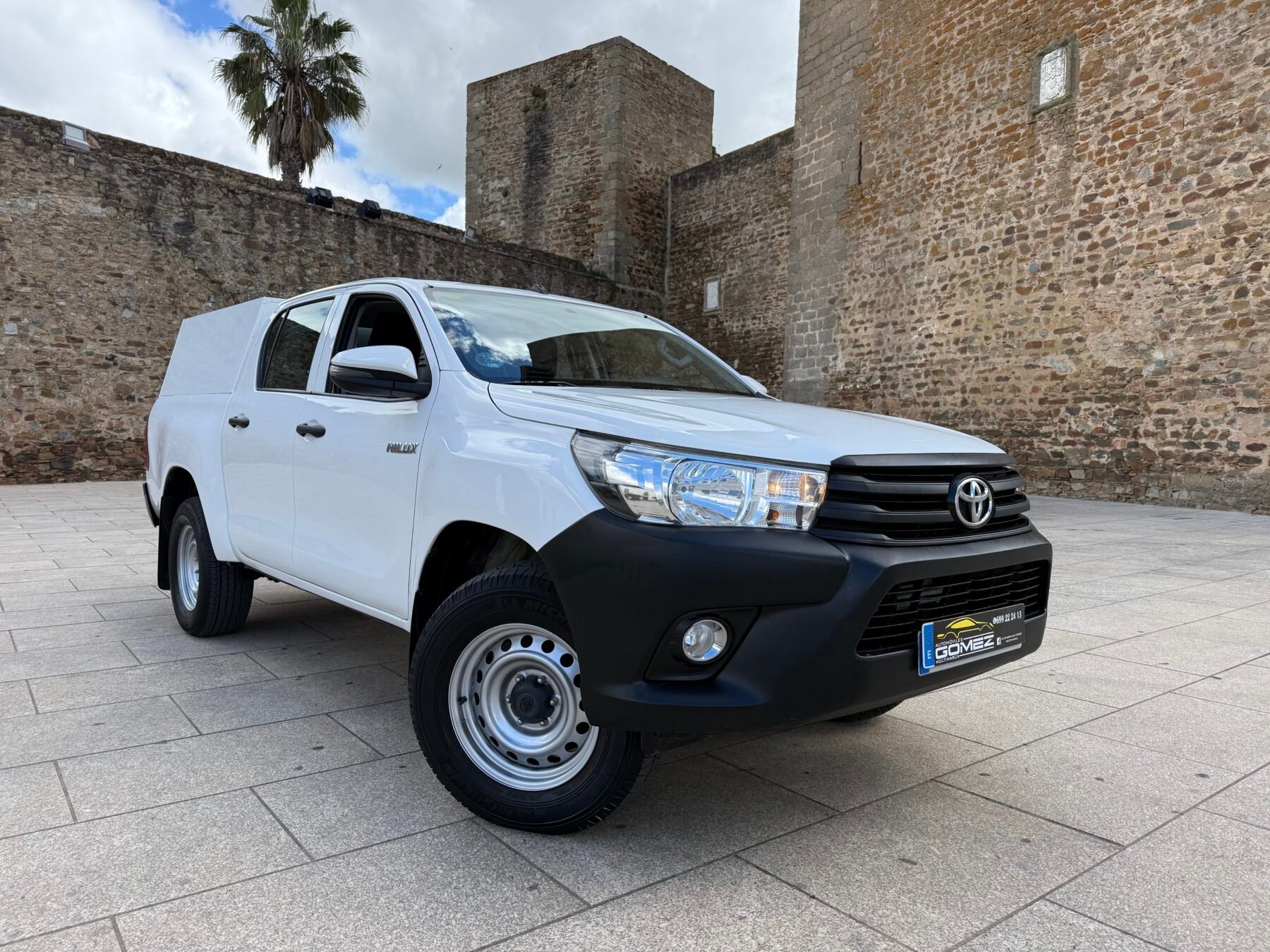 TOYOTA Hilux 2.4 D-4D CABINA DOBLE GX PICKUP
