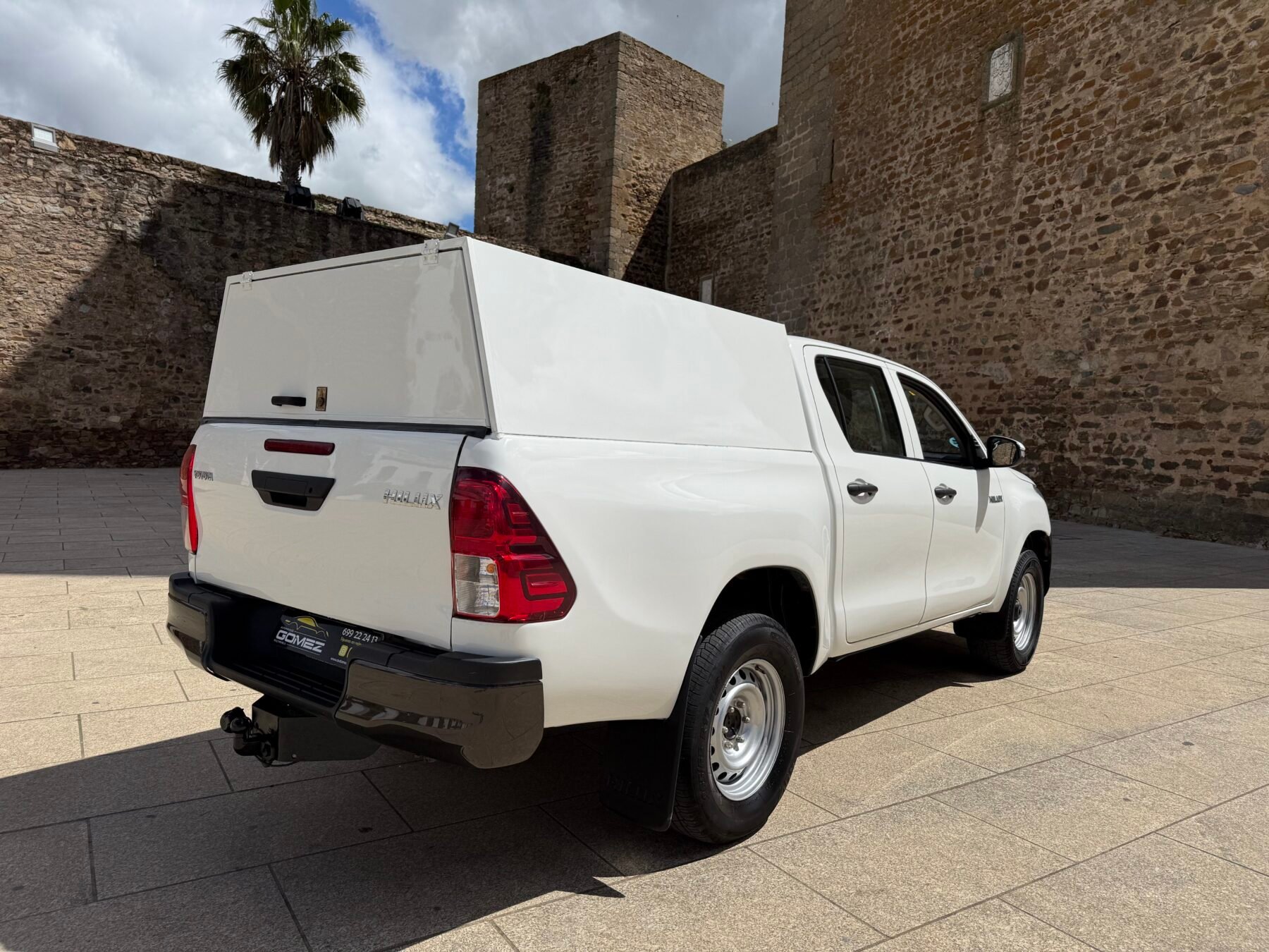TOYOTA Hilux 2.4 D-4D CABINA DOBLE GX PICKUP