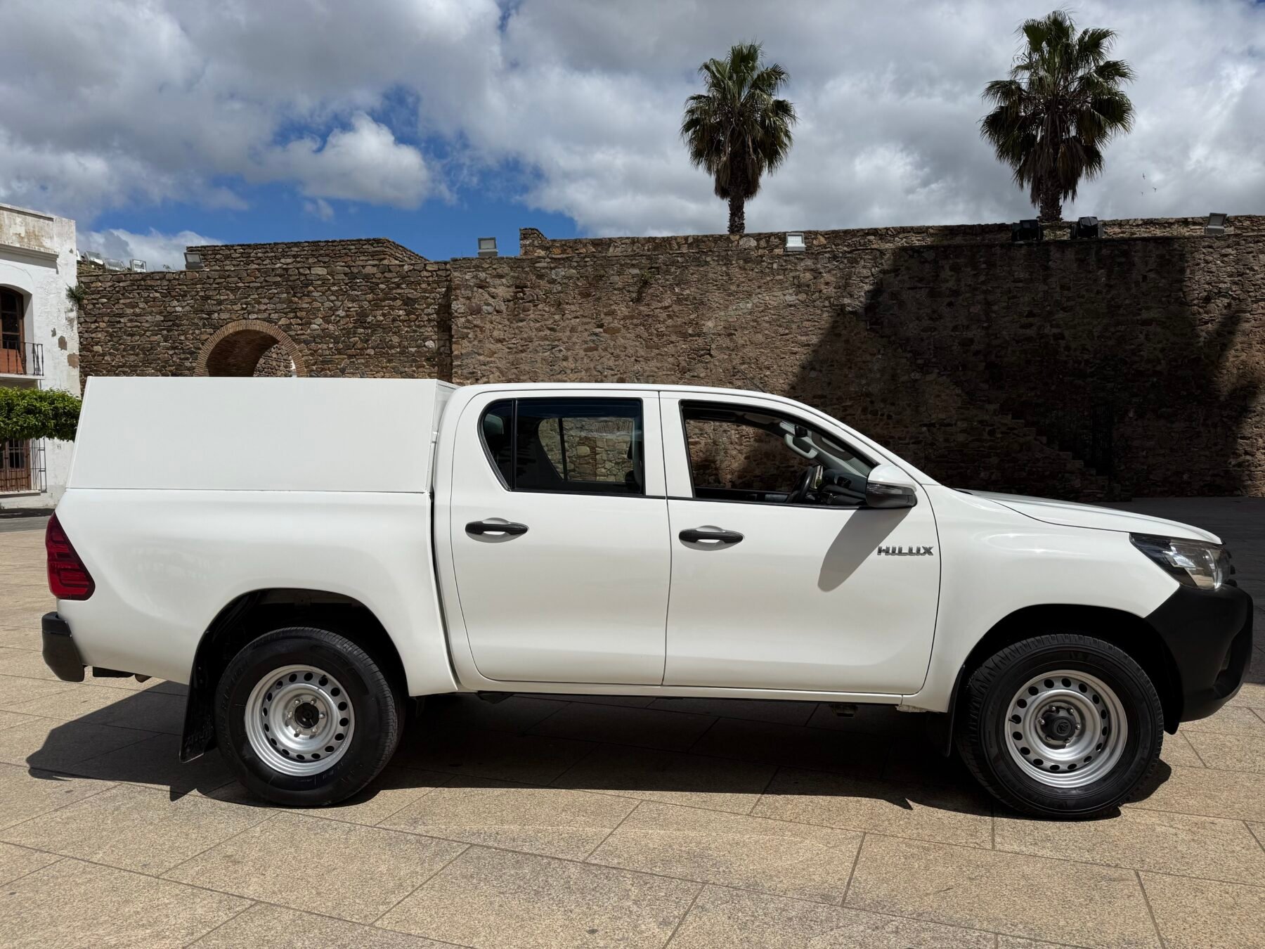 TOYOTA Hilux 2.4 D-4D CABINA DOBLE GX PICKUP