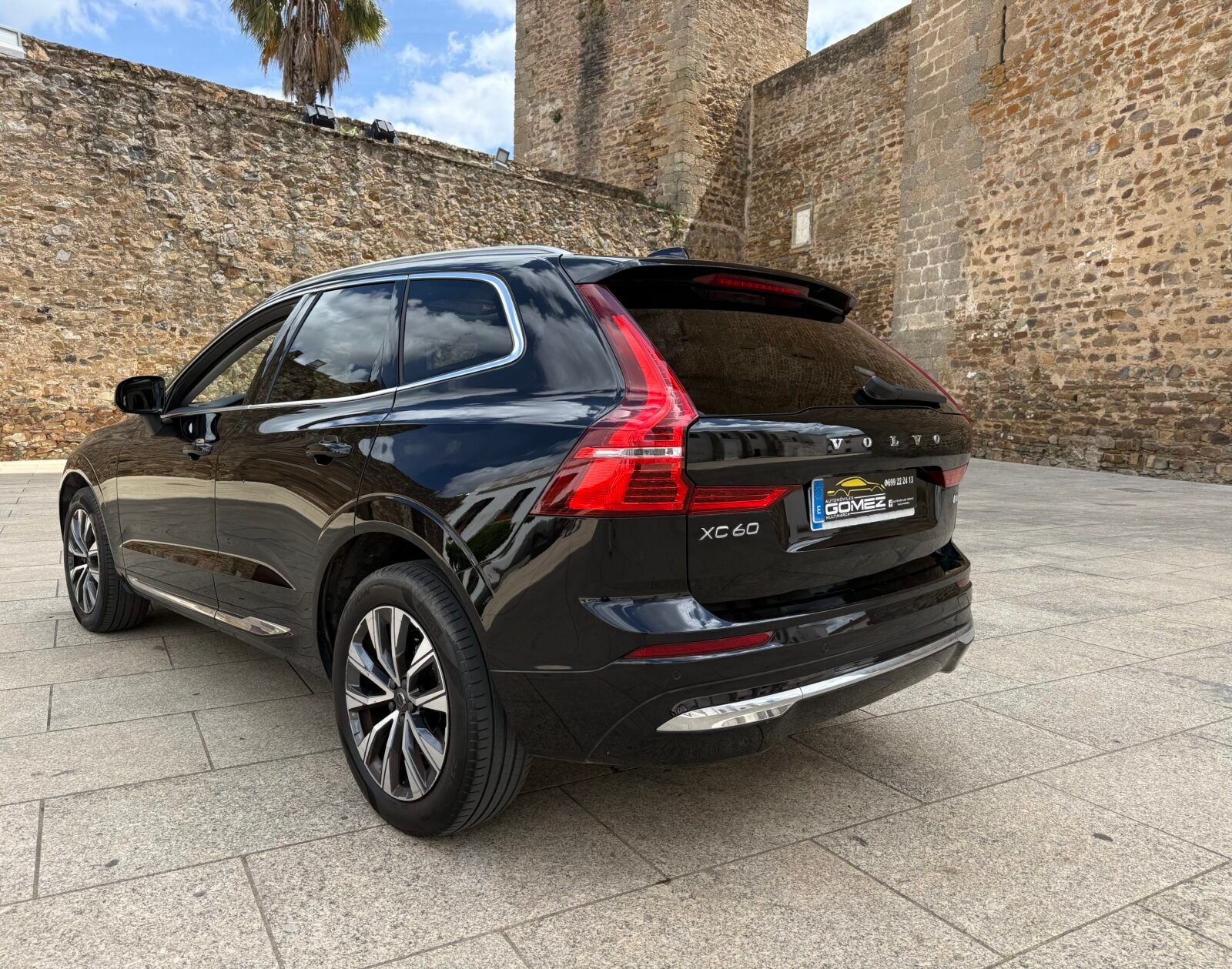 VOLVO XC60 2.0 B4 D Inscription Techo 197 CV 
