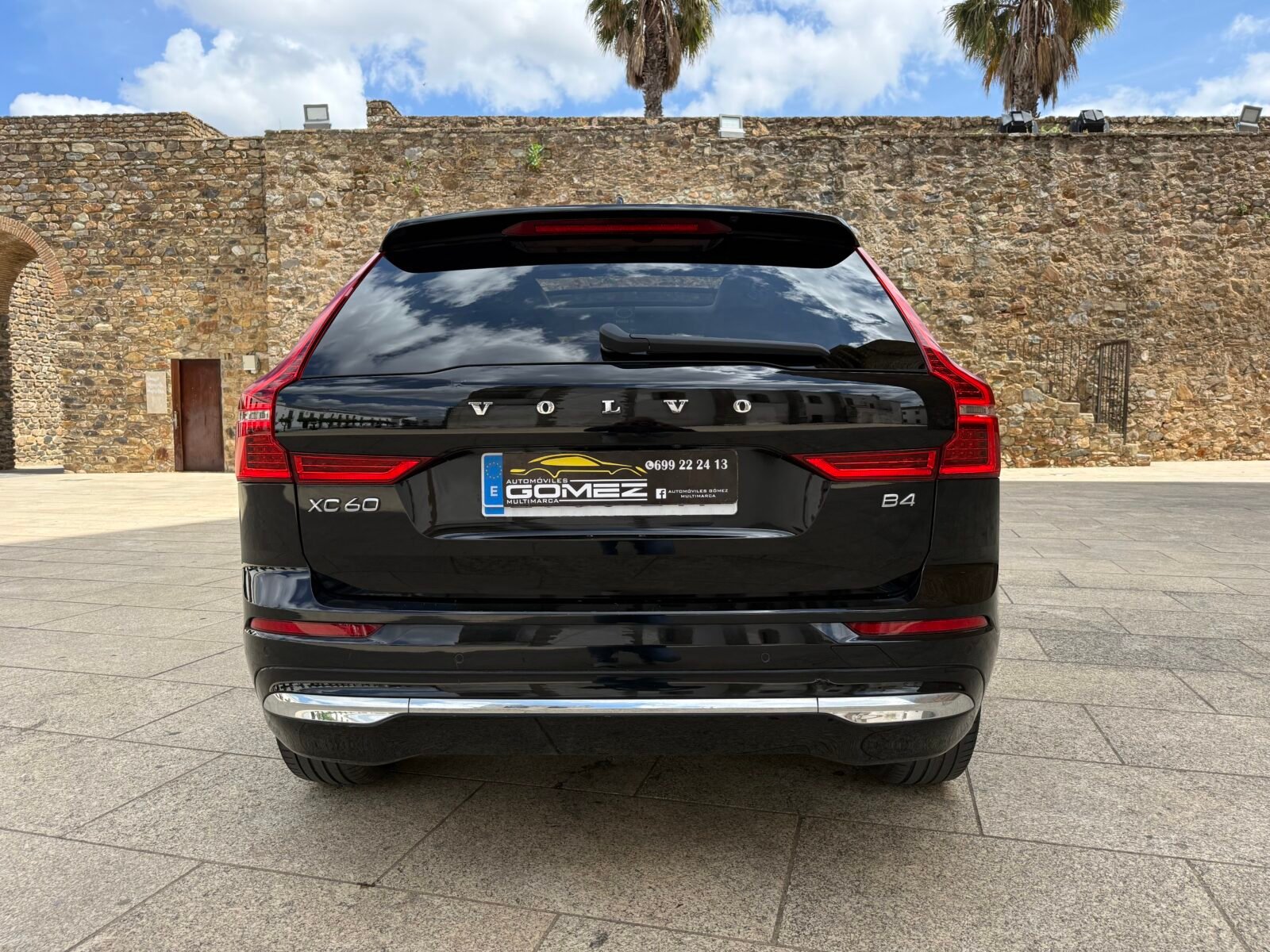 VOLVO XC60 2.0 B4 D Inscription Techo 197 CV 