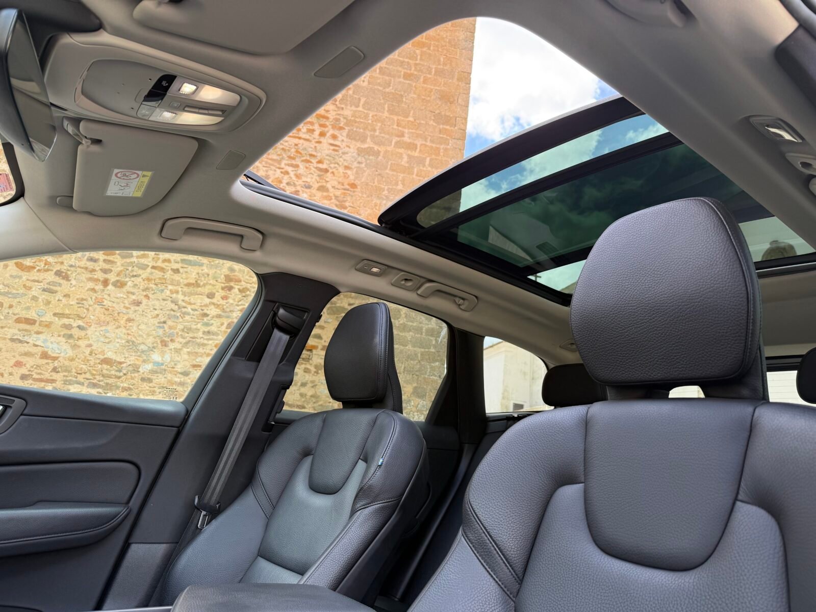 VOLVO XC60 2.0 B4 D Inscription Techo 197 CV 