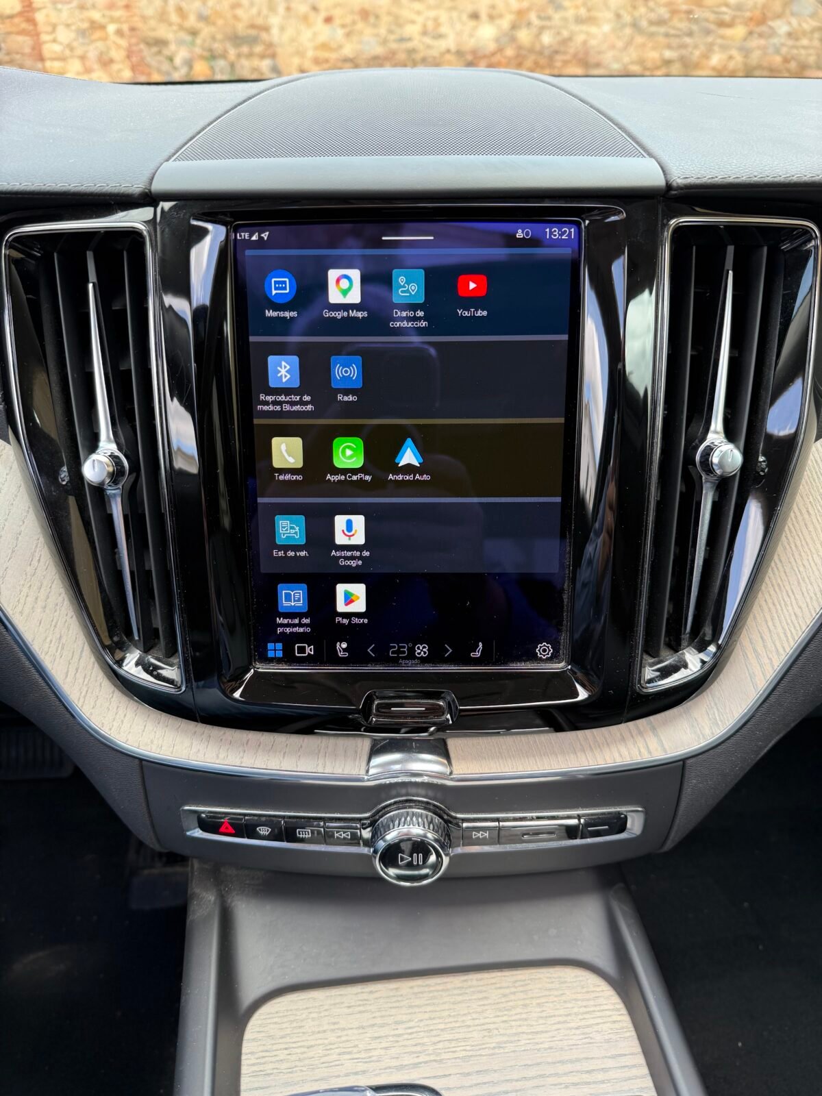 VOLVO XC60 2.0 B4 D Inscription Techo 197 CV 