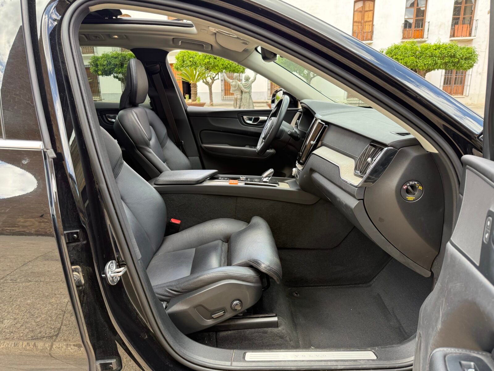VOLVO XC60 2.0 B4 D Inscription Techo 197 CV 