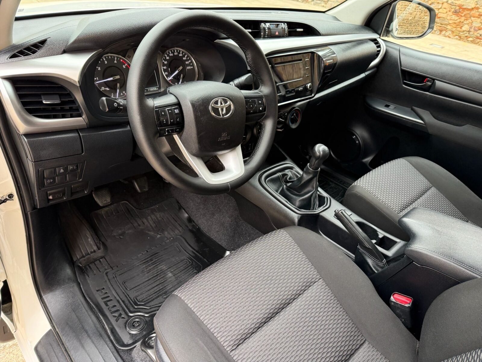 TOYOTA Hilux PICKUP 2.4 D-4D CABINA DOBLE GX