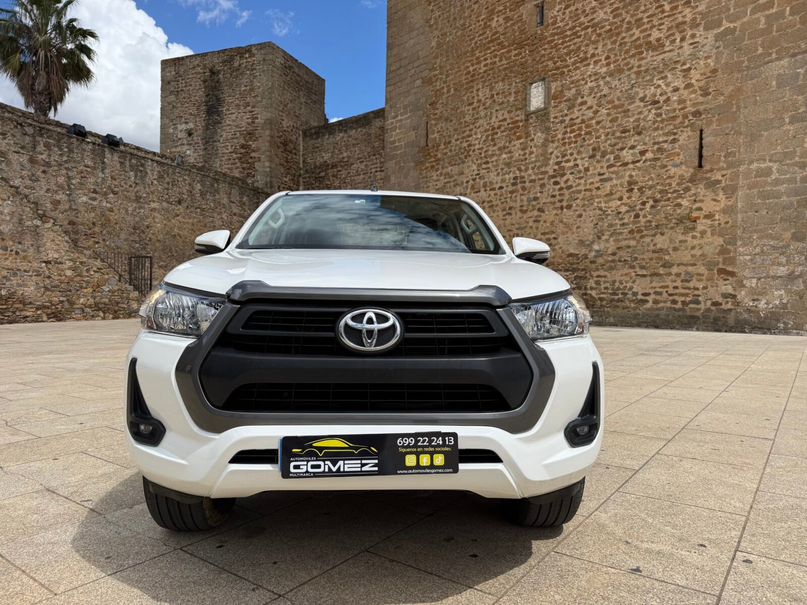TOYOTA Hilux PICKUP 2.4 D-4D CABINA DOBLE GX