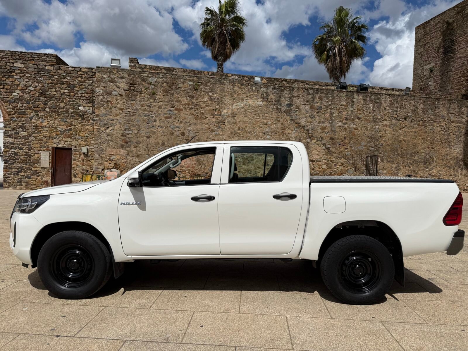 TOYOTA Hilux PICKUP 2.4 D-4D CABINA DOBLE GX