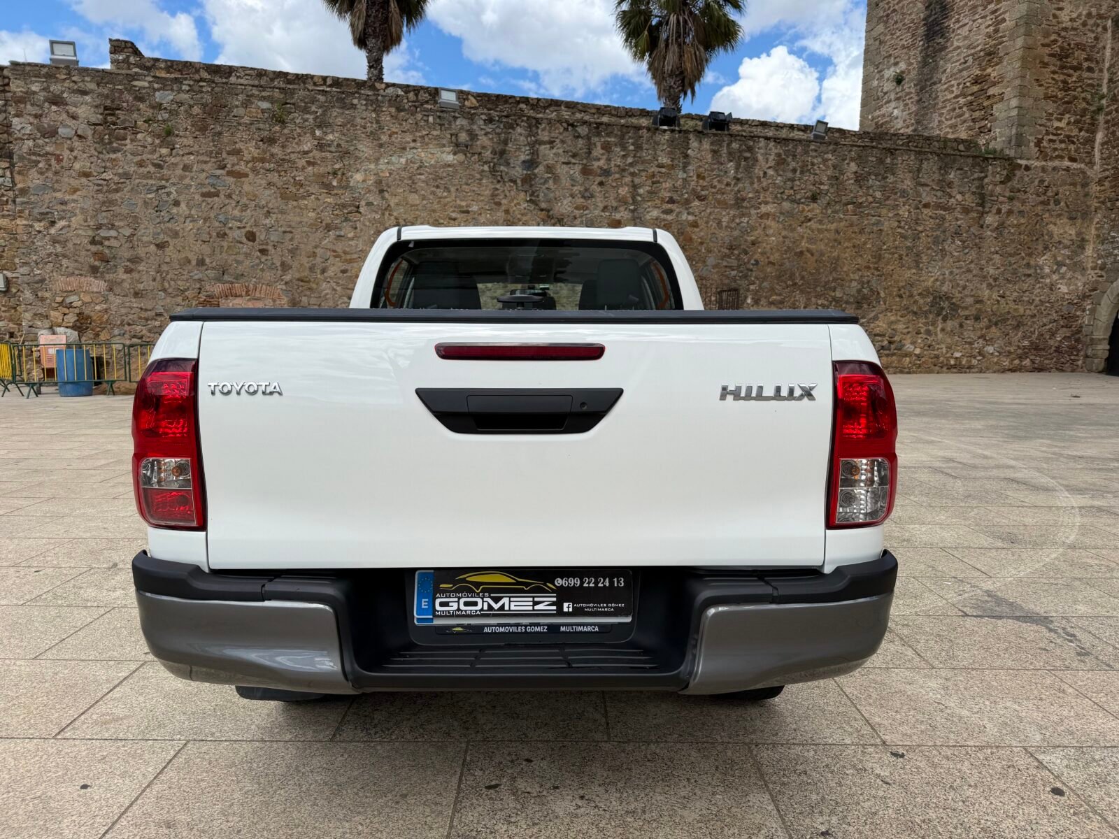 TOYOTA Hilux PICKUP 2.4 D-4D CABINA DOBLE GX