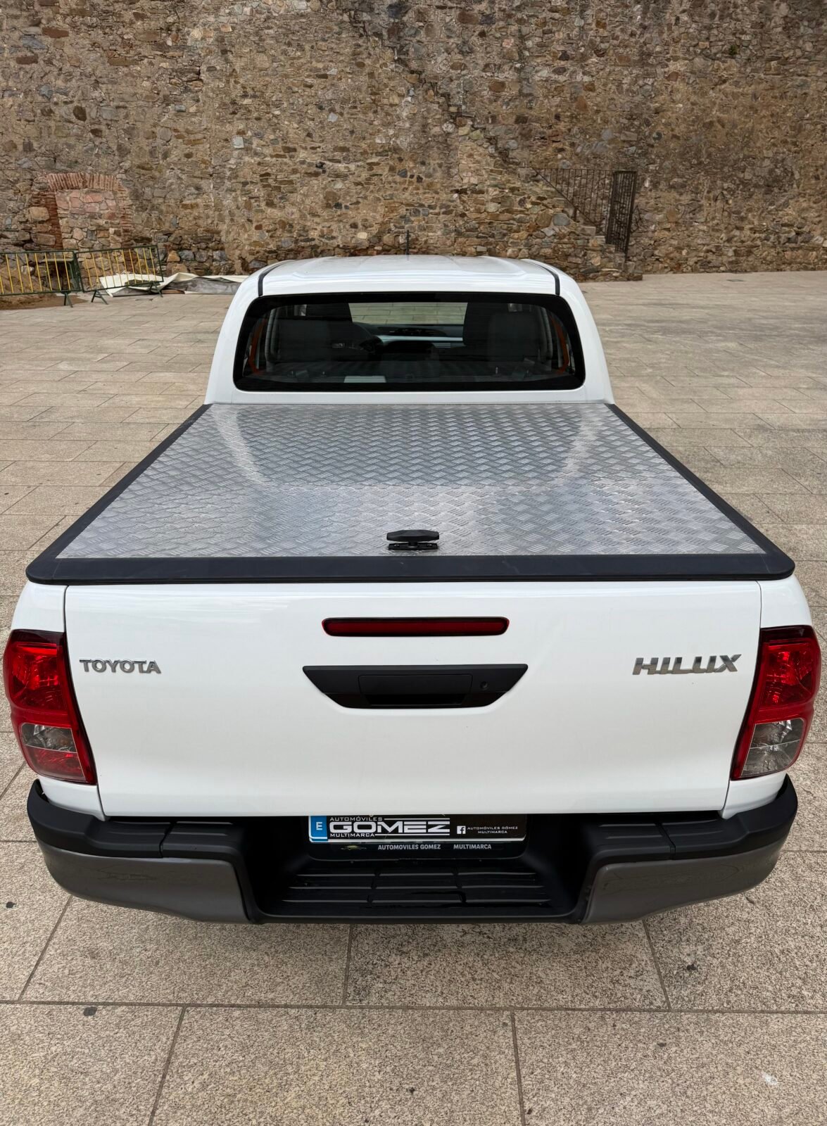 TOYOTA Hilux PICKUP 2.4 D-4D CABINA DOBLE GX