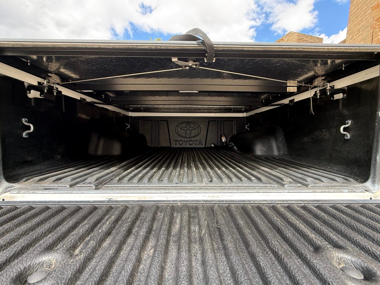 TOYOTA Hilux PICKUP 2.4 D-4D CABINA DOBLE GX