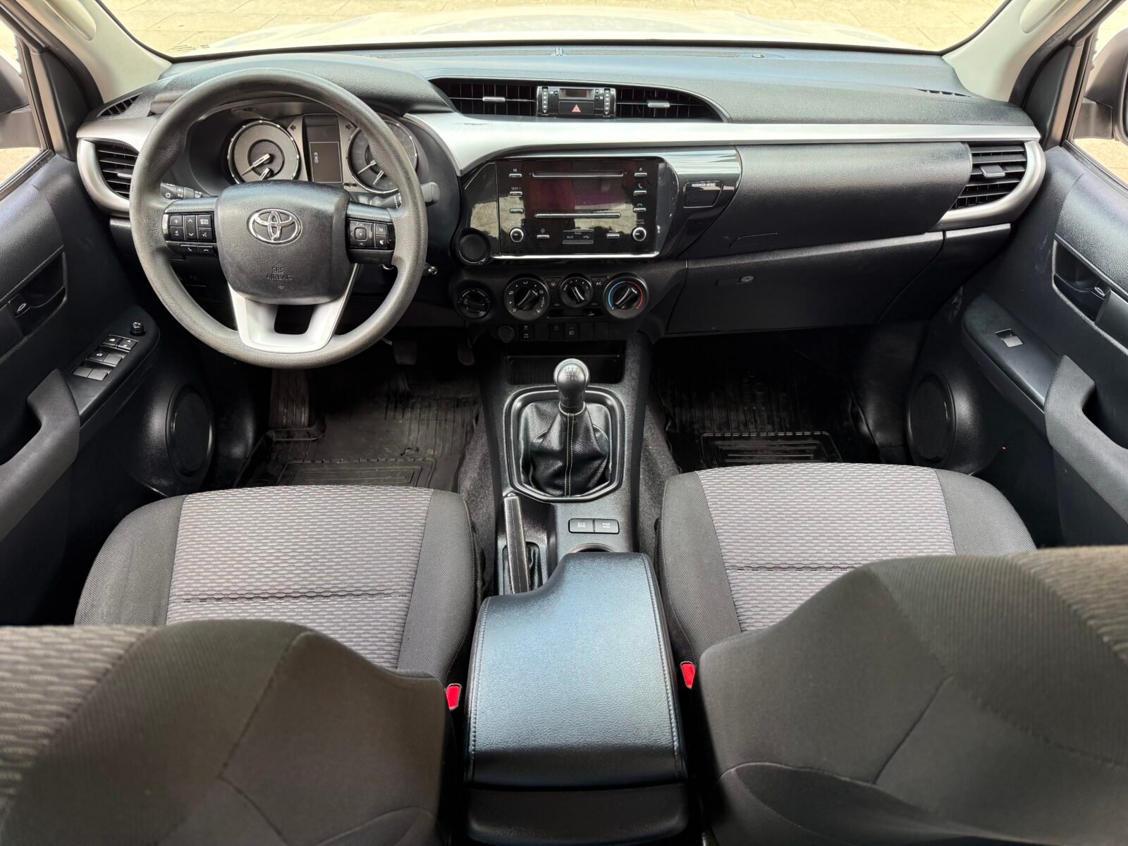 TOYOTA Hilux PICKUP 2.4 D-4D CABINA DOBLE GX