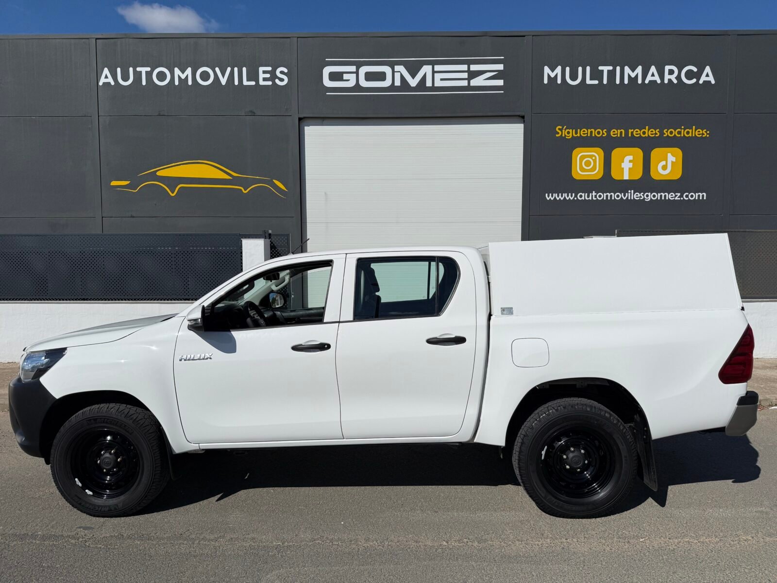 TOYOTA Hilux PICKUP 2.4 D-4D CABINA DOBLE GX