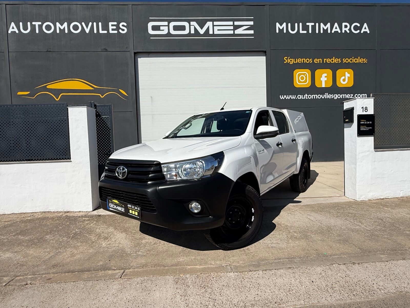 TOYOTA Hilux PICKUP 2.4 D-4D CABINA DOBLE GX