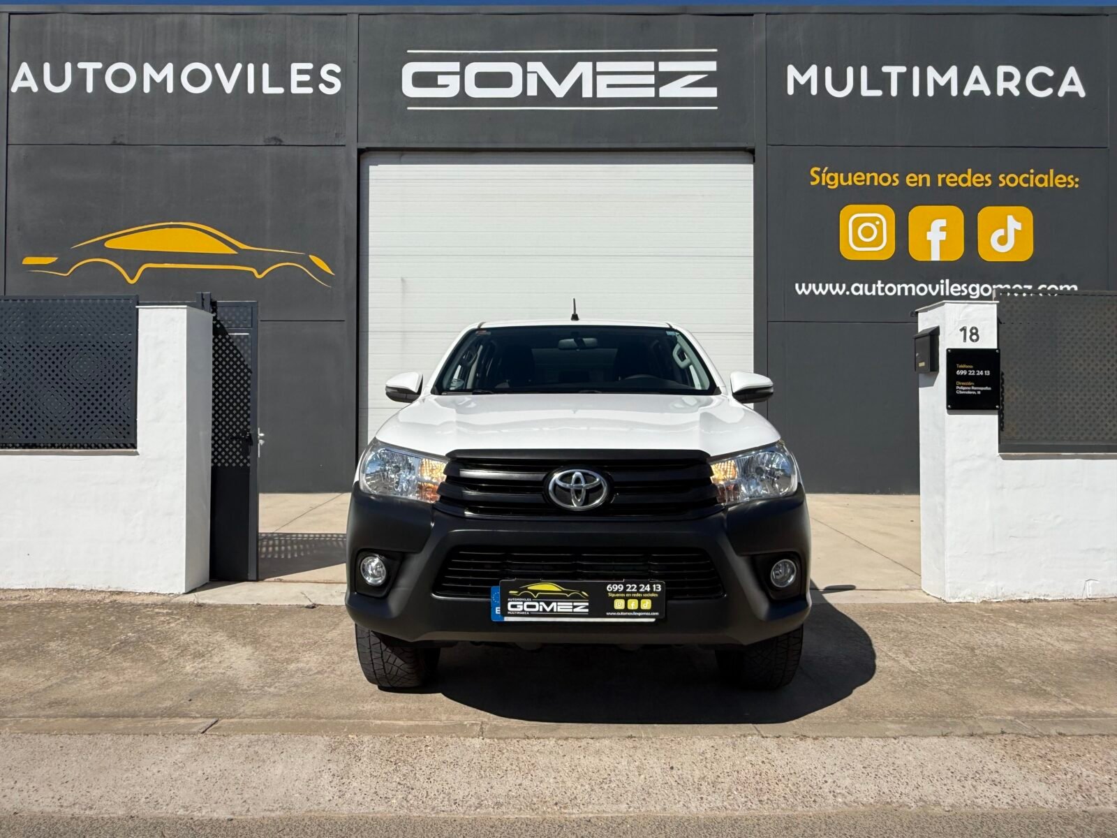 TOYOTA Hilux PICKUP 2.4 D-4D CABINA DOBLE GX