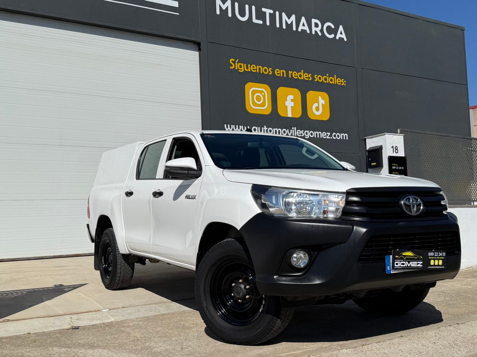 TOYOTA Hilux PICKUP 2.4 D-4D CABINA DOBLE GX