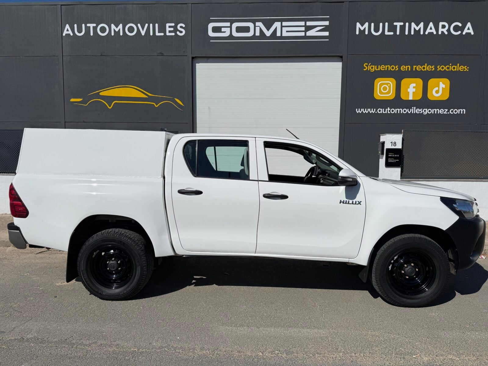 TOYOTA Hilux PICKUP 2.4 D-4D CABINA DOBLE GX
