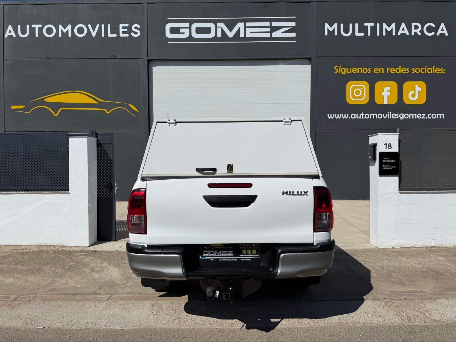 TOYOTA Hilux PICKUP 2.4 D-4D CABINA DOBLE GX