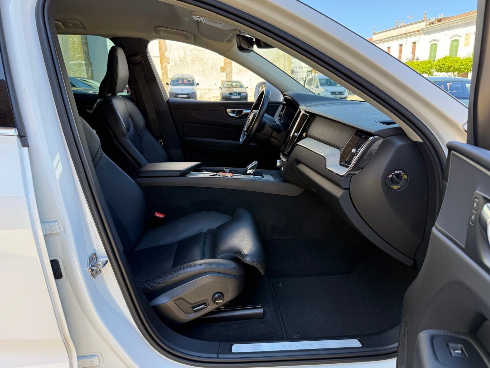 VOLVO XC60 2.0 B4 D Inscription Auto 197 CV