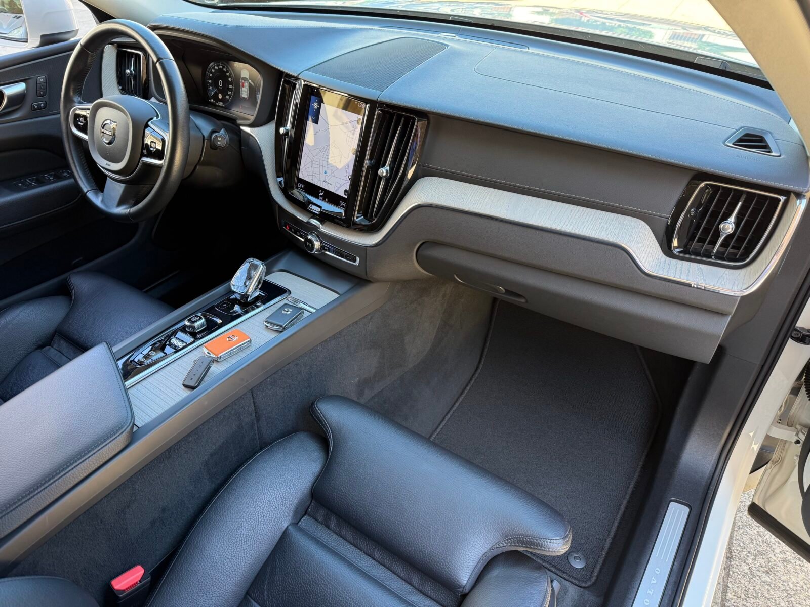 VOLVO XC60 2.0 B4 D Inscription Auto 197 CV