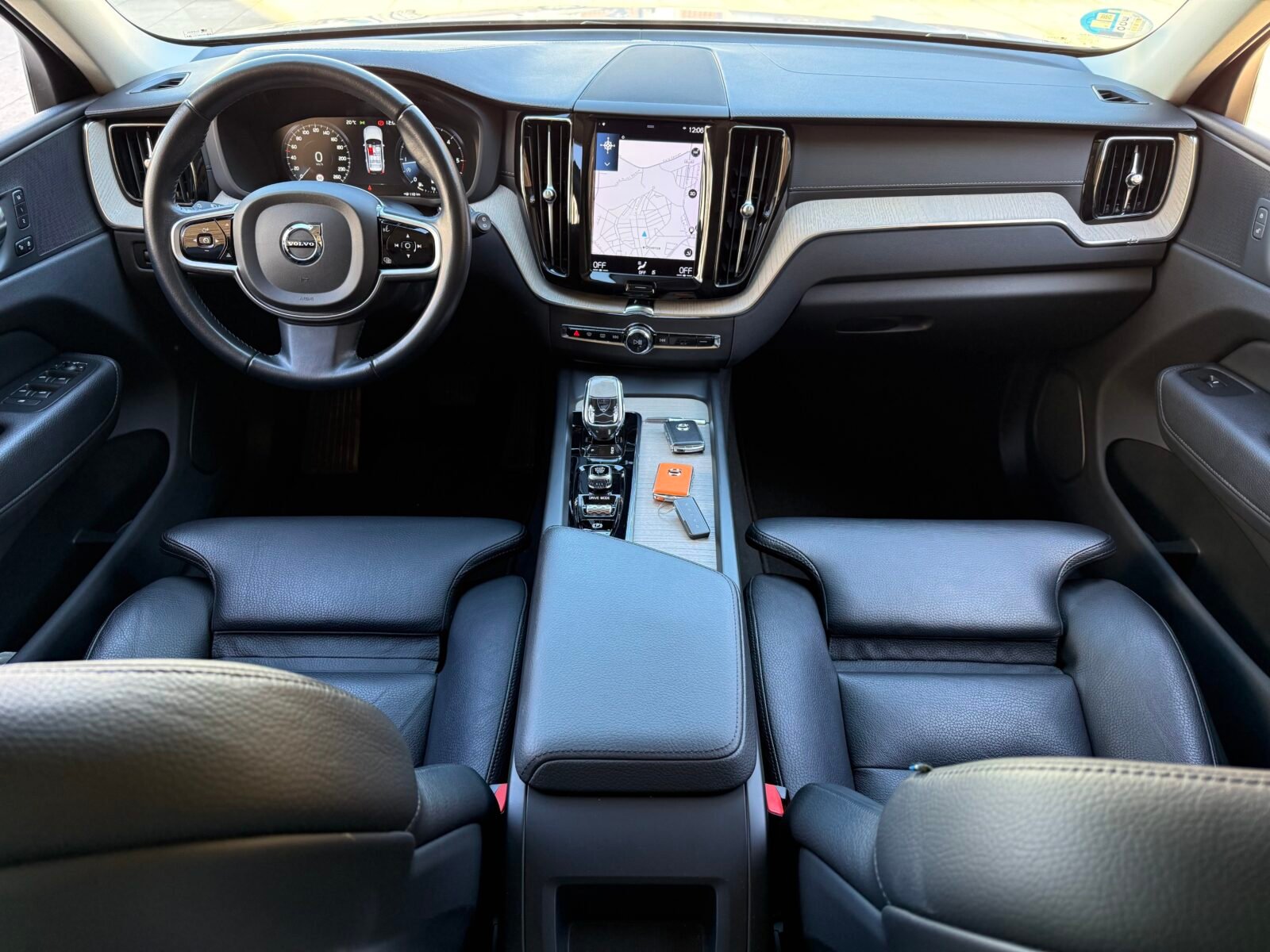 VOLVO XC60 2.0 B4 D Inscription Auto 197 CV