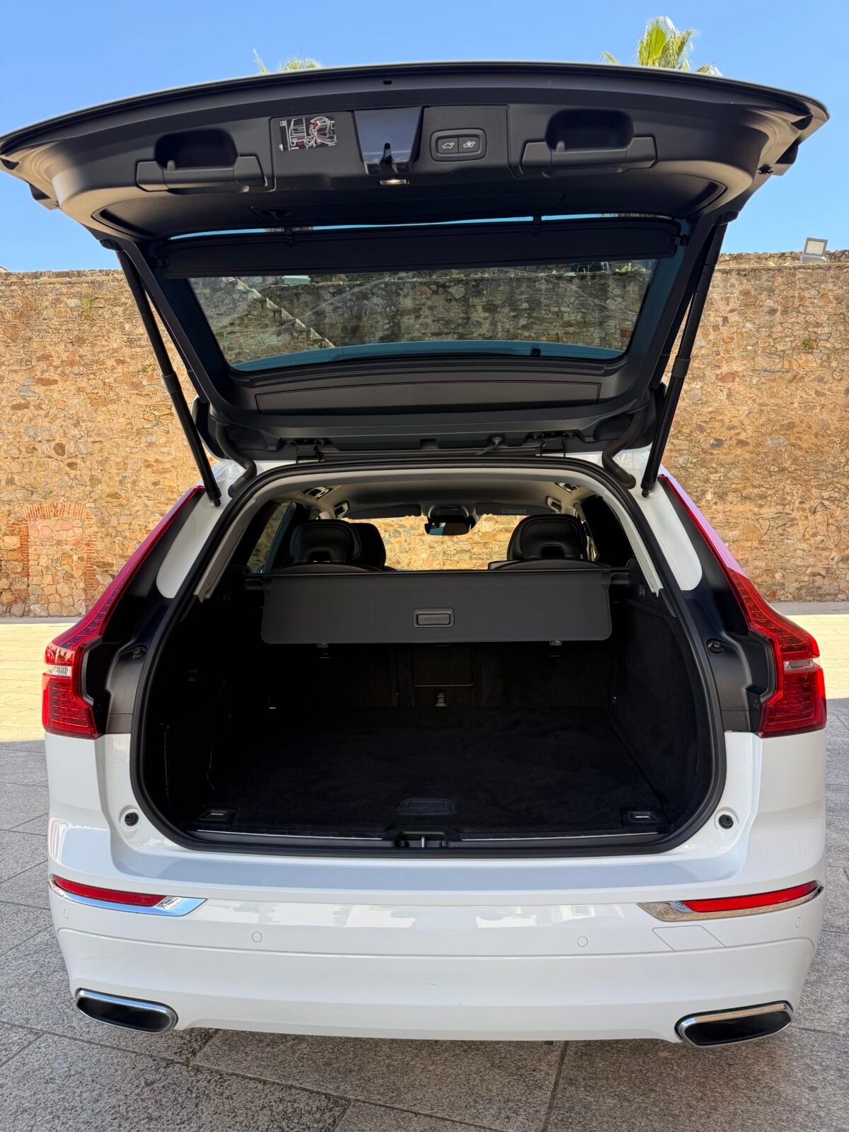 VOLVO XC60 2.0 B4 D Inscription Auto 197 CV