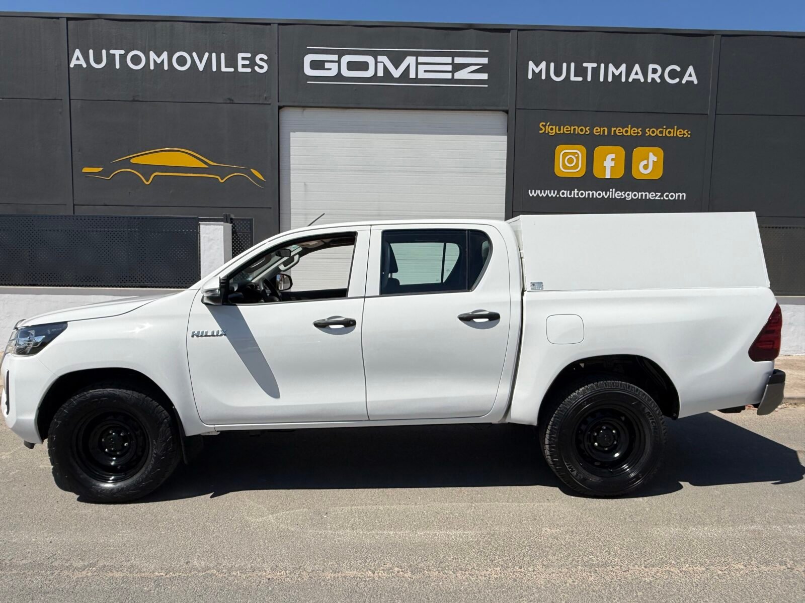 TOYOTA Hilux PICKUP 2.4 D-4D CABINA DOBLE GX