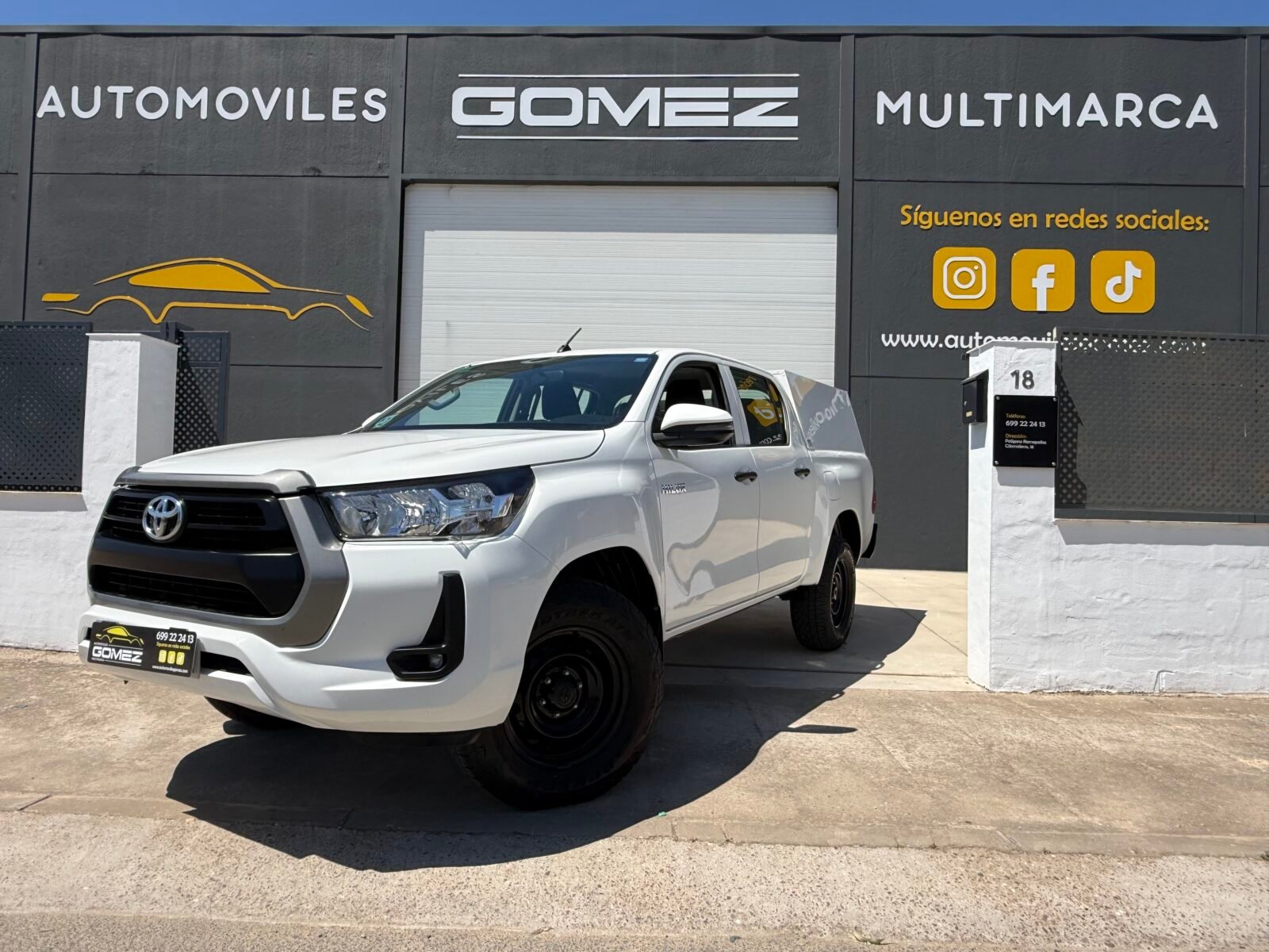 TOYOTA Hilux PICKUP 2.4 D-4D CABINA DOBLE GX