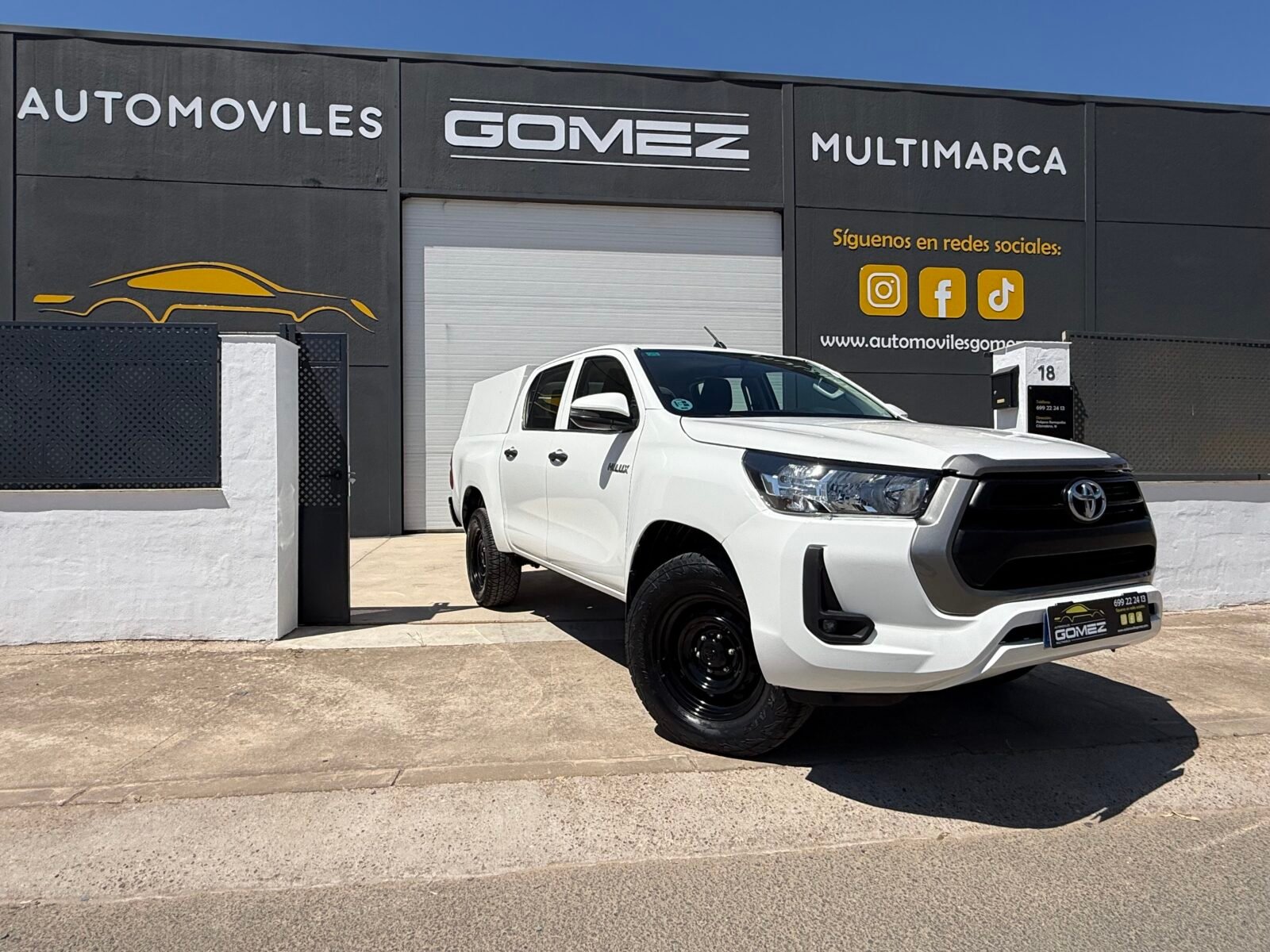 TOYOTA Hilux PICKUP 2.4 D-4D CABINA DOBLE GX