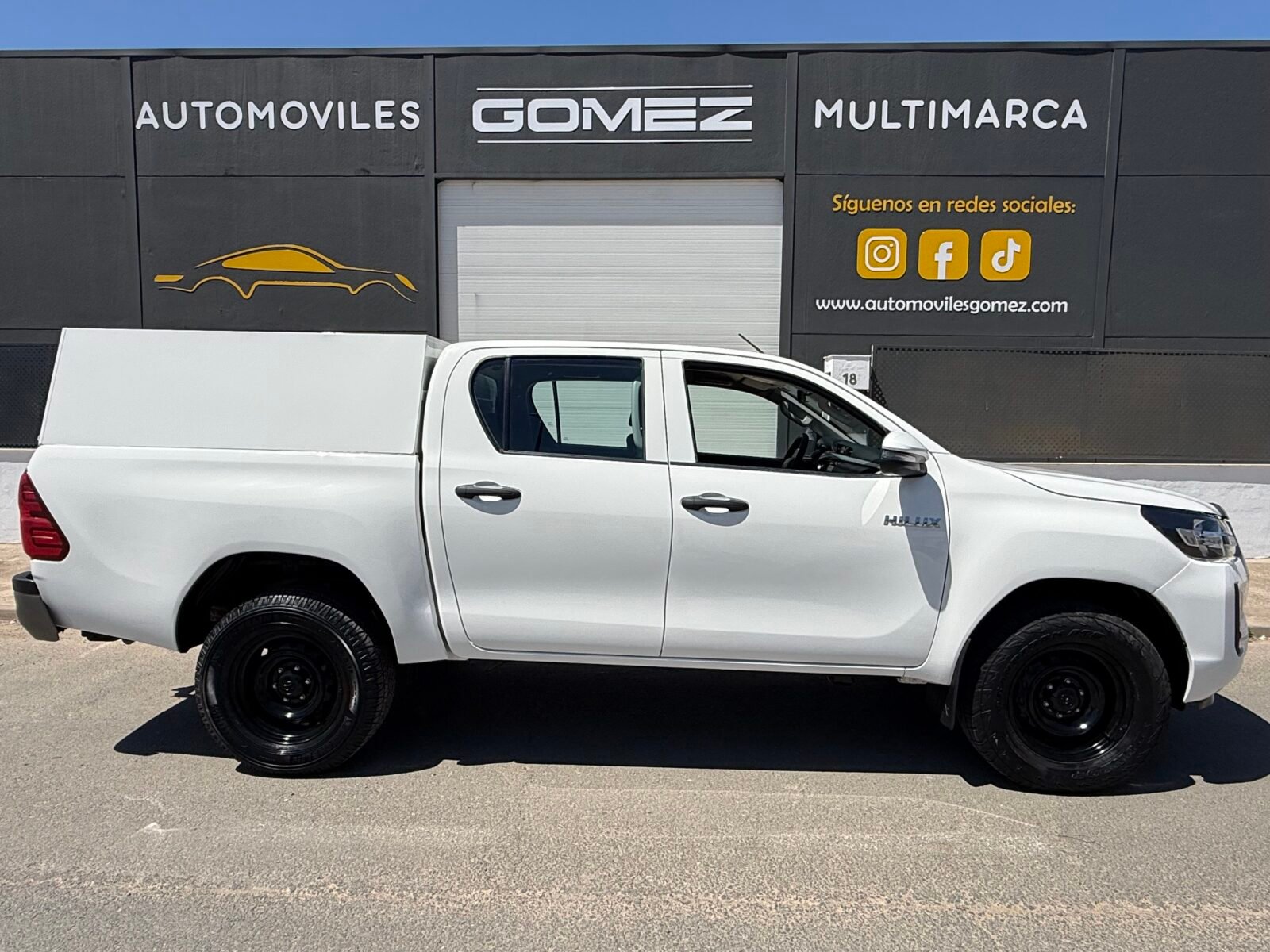 TOYOTA Hilux PICKUP 2.4 D-4D CABINA DOBLE GX