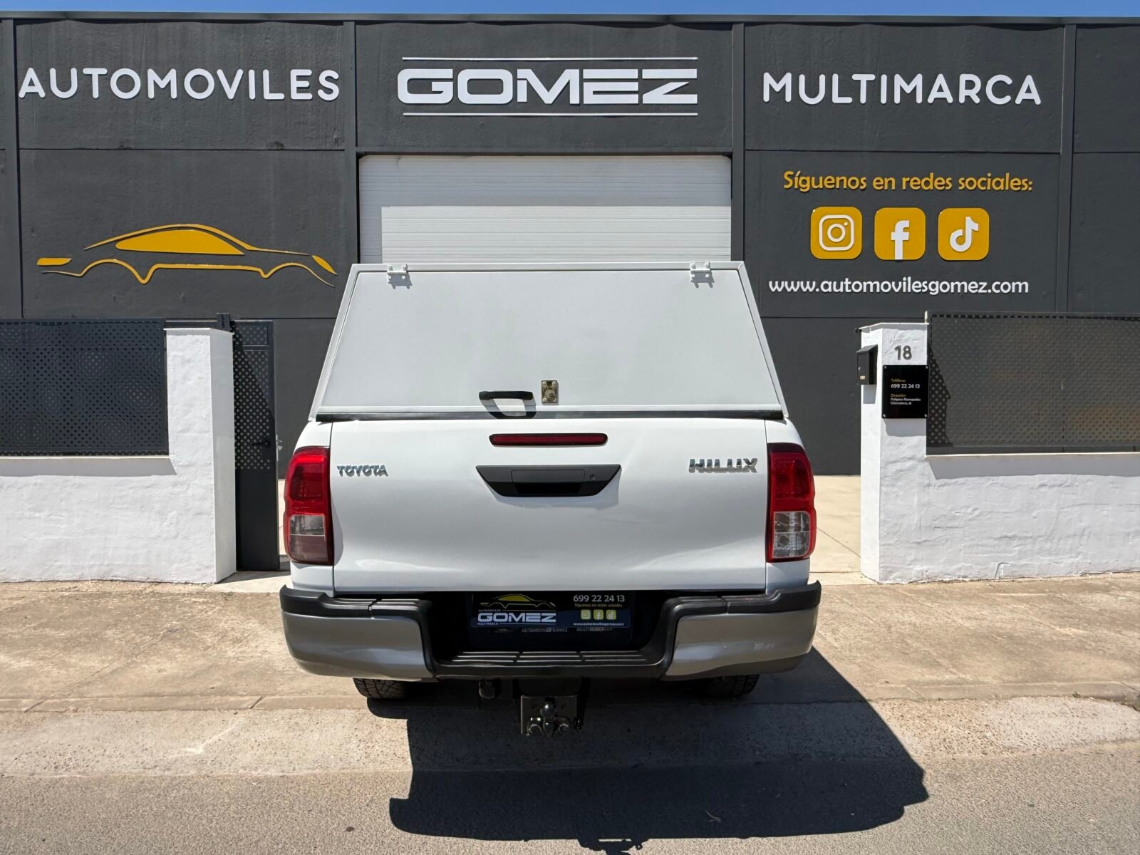 TOYOTA Hilux PICKUP 2.4 D-4D CABINA DOBLE GX