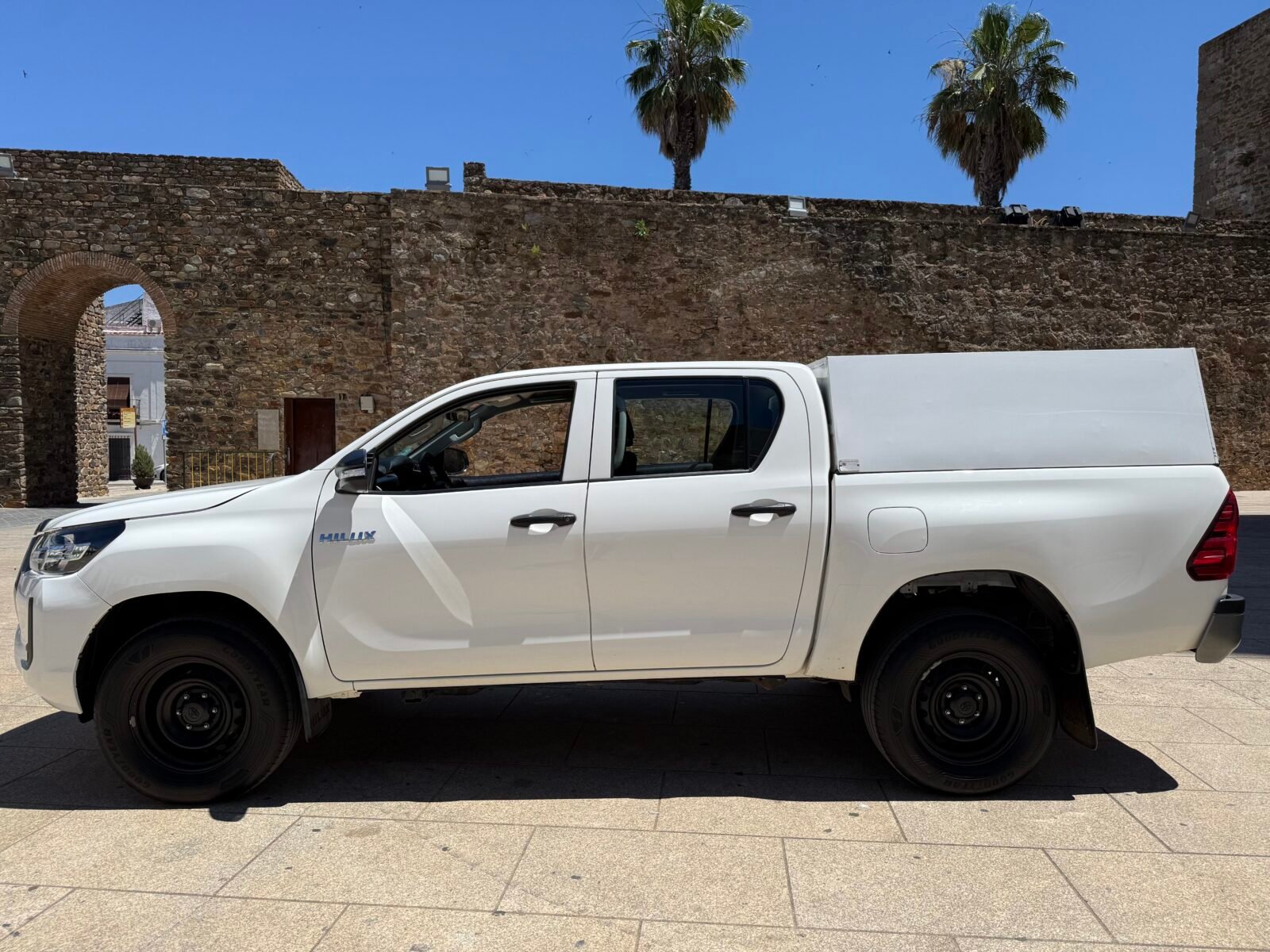 TOYOTA Hilux PICKUP 2.4 D-4D CABINA DOBLE GX