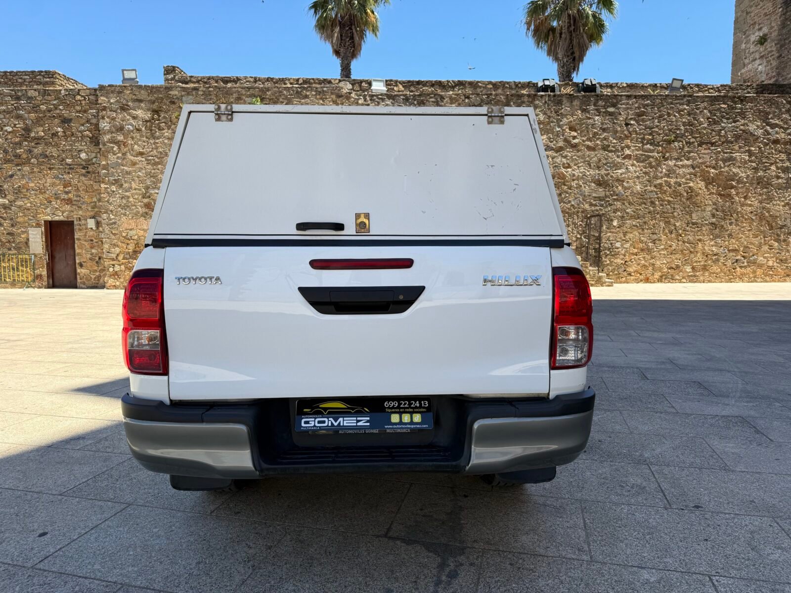 TOYOTA Hilux PICKUP 2.4 D-4D CABINA DOBLE GX