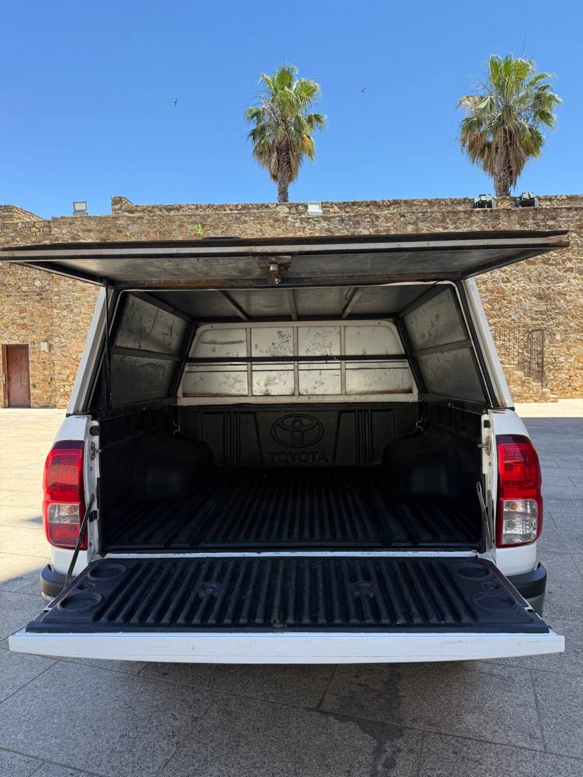 TOYOTA Hilux PICKUP 2.4 D-4D CABINA DOBLE GX