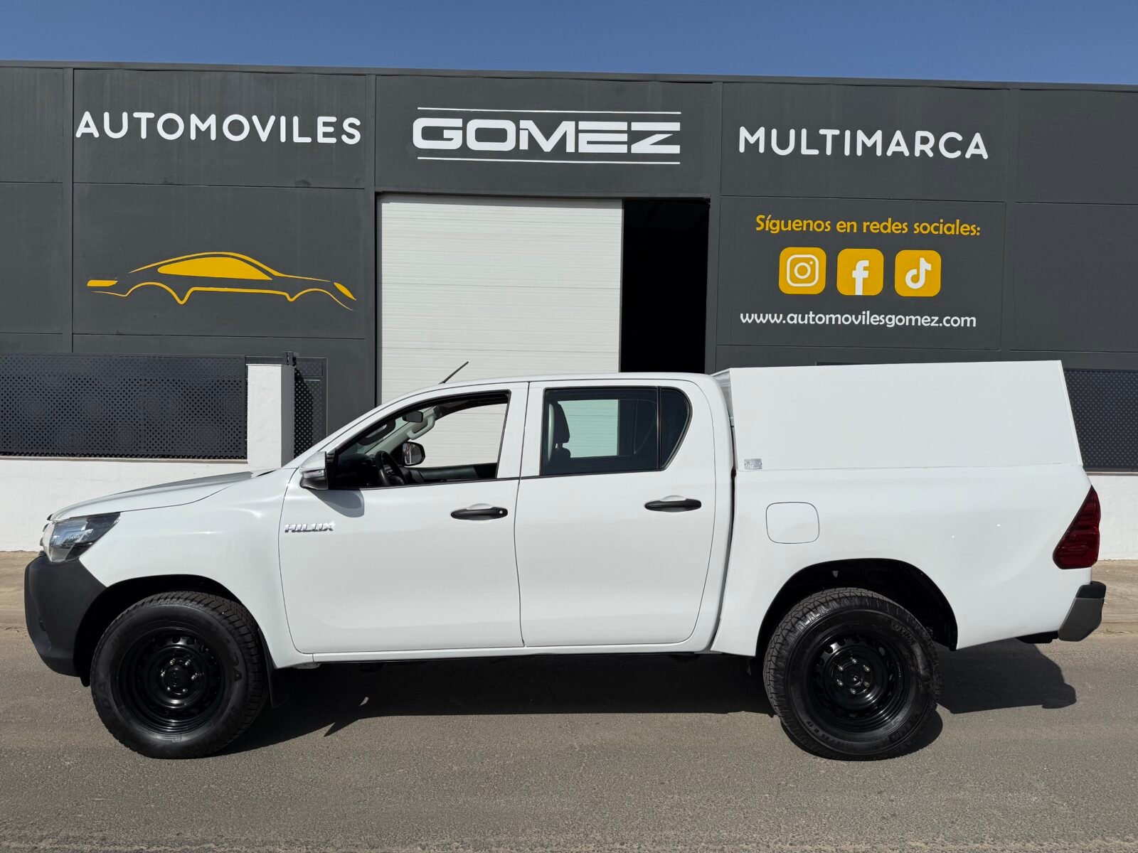 TOYOTA Hilux PICKUP 2.4 D-4D CABINA DOBLE GX 
