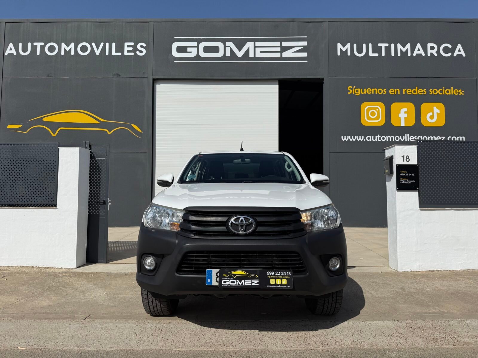 TOYOTA Hilux PICKUP 2.4 D-4D CABINA DOBLE GX 