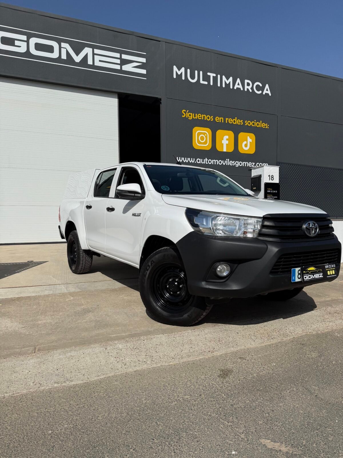 TOYOTA Hilux PICKUP 2.4 D-4D CABINA DOBLE GX 