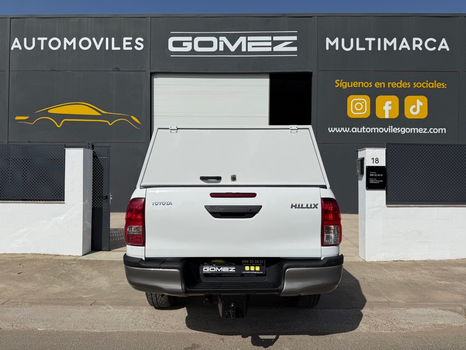 TOYOTA Hilux PICKUP 2.4 D-4D CABINA DOBLE GX 