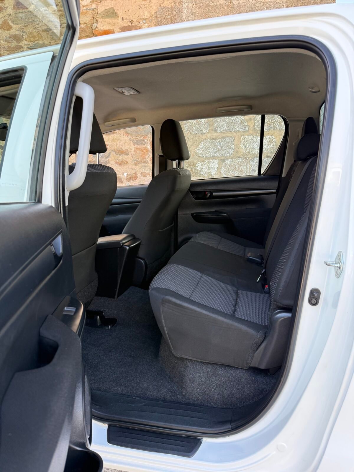 TOYOTA Hilux PICKUP 2.4 D-4D CABINA DOBLE GX 