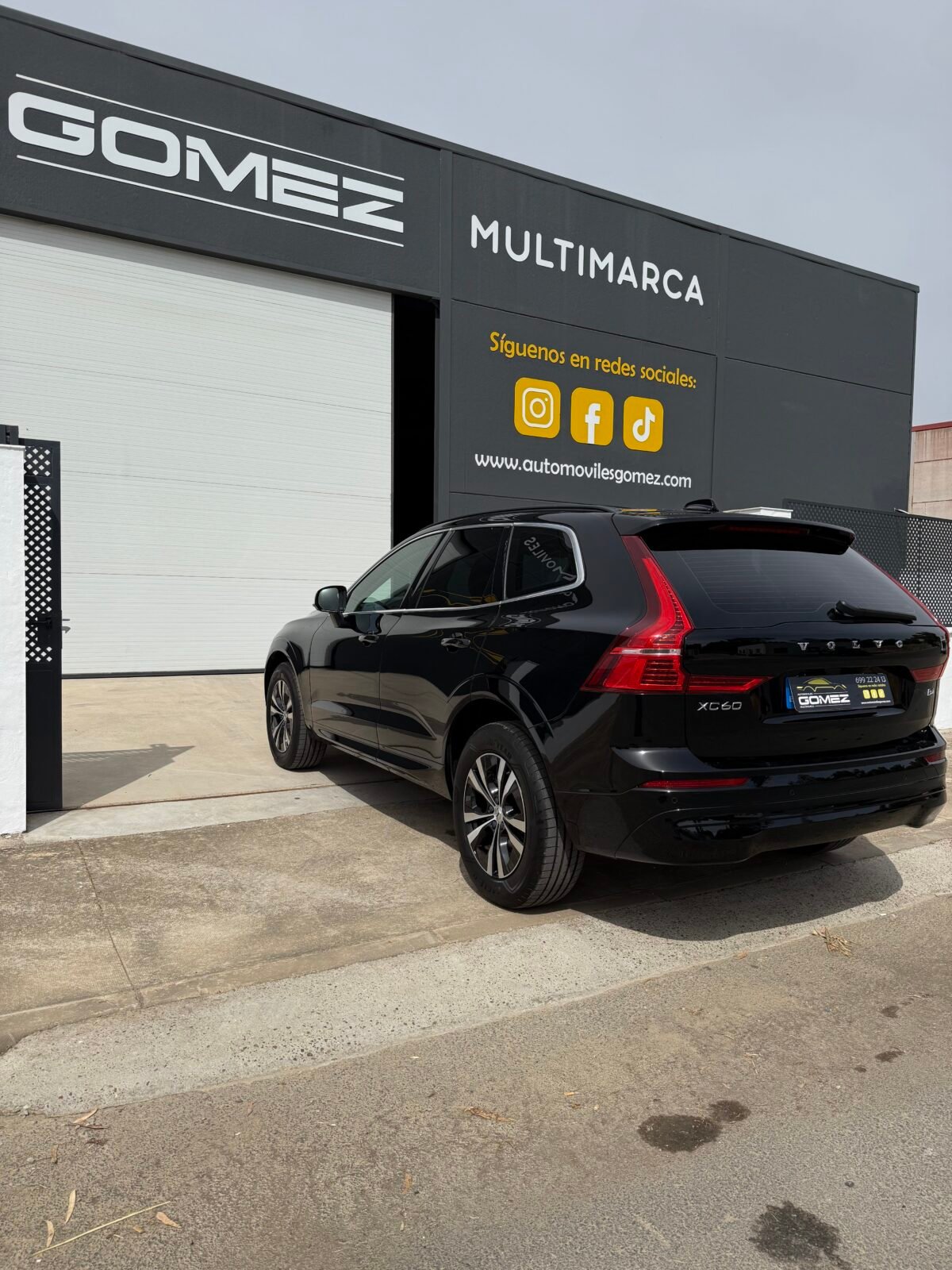 VOLVO XC60 2.0 B4 D Momentum Pro Auto Techo 
