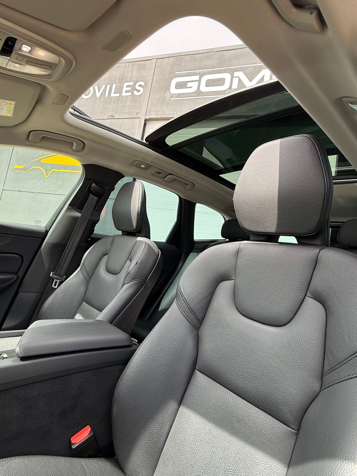 VOLVO XC60 2.0 B4 D Momentum Pro Auto Techo 