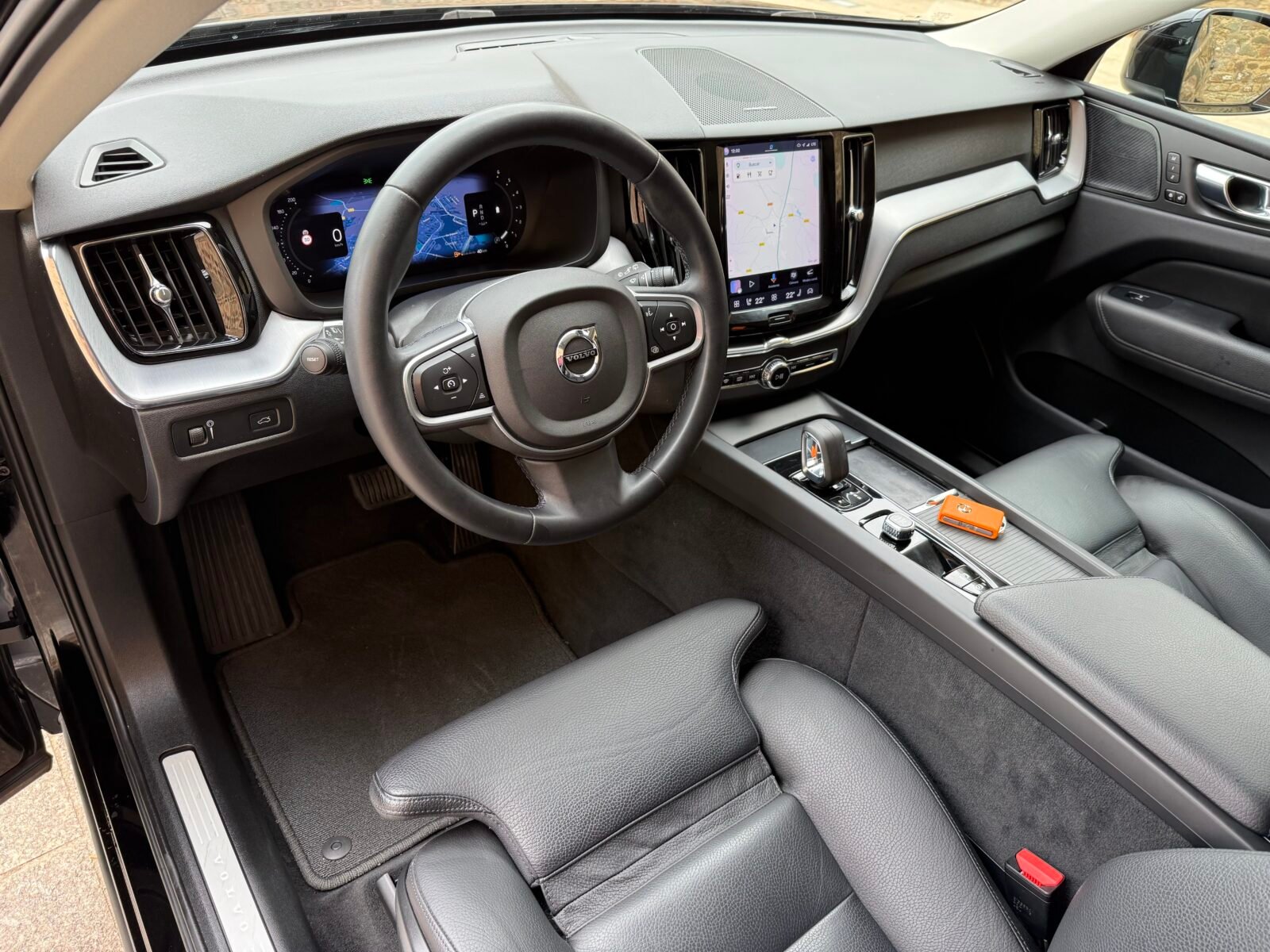 VOLVO XC60 2.0 B4 D Momentum Pro Auto Techo 