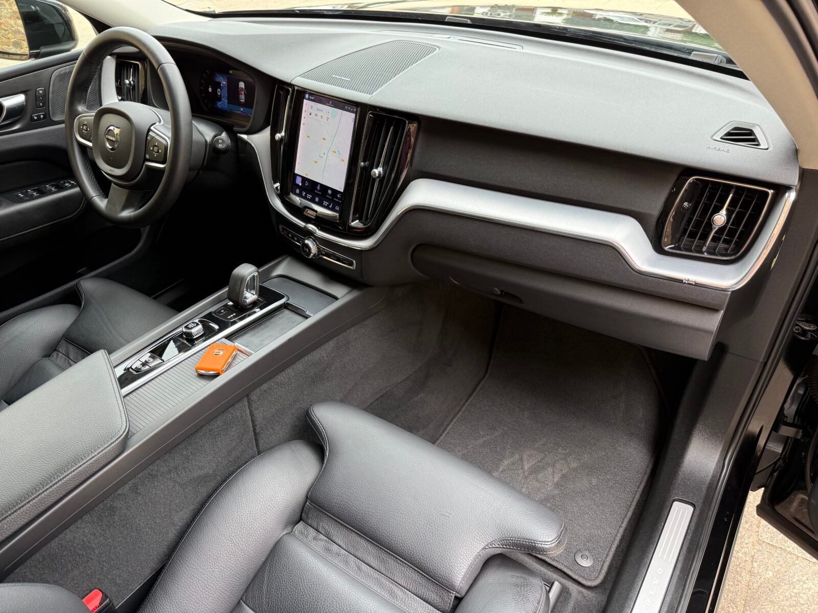 VOLVO XC60 2.0 B4 D Momentum Pro Auto Techo 