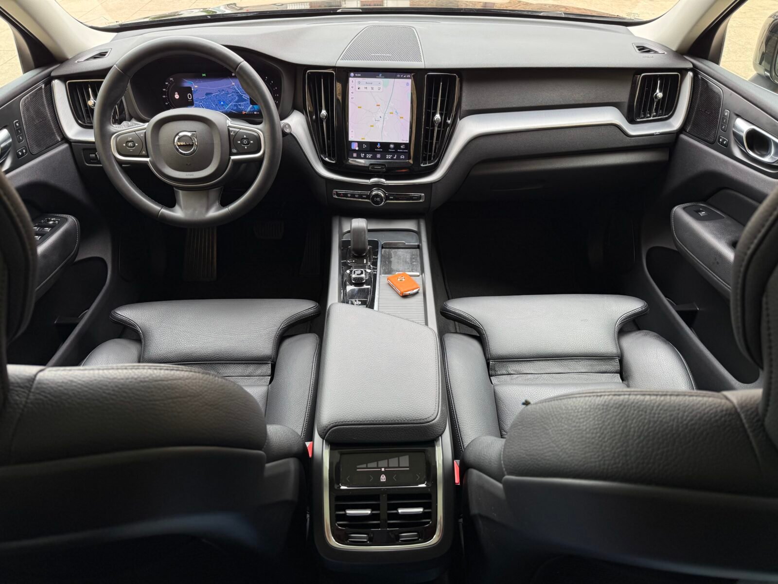 VOLVO XC60 2.0 B4 D Momentum Pro Auto Techo 