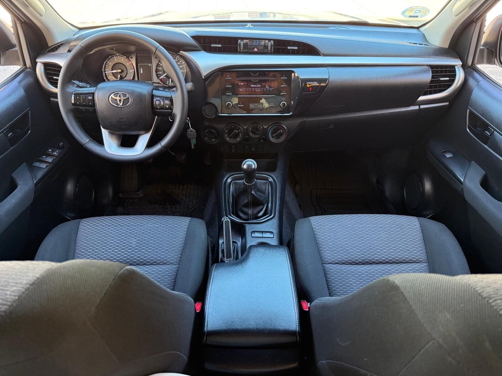TOYOTA Hilux PICKUP 2.4 D-4D CABINA DOBLE GX 