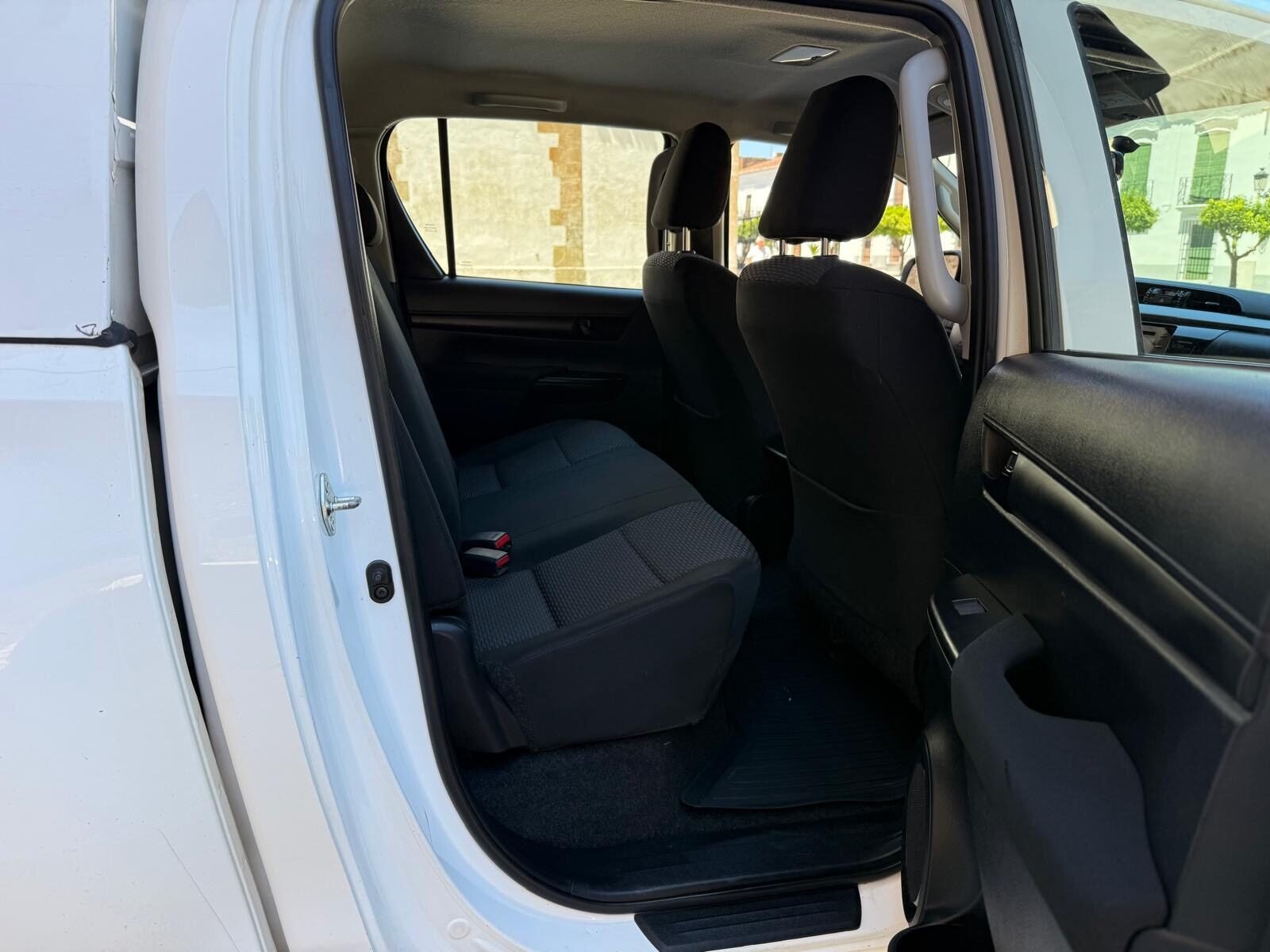 TOYOTA Hilux PICKUP 2.4 D-4D CABINA DOBLE GX 