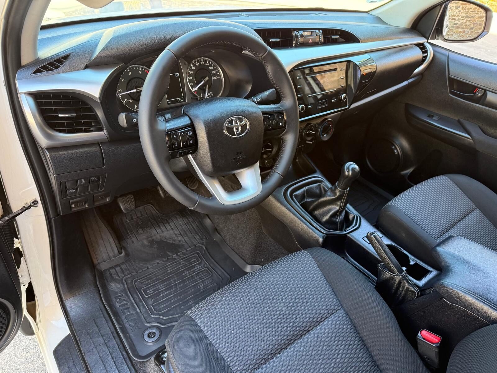 TOYOTA Hilux PICKUP 2.4 D-4D CABINA DOBLE GX 