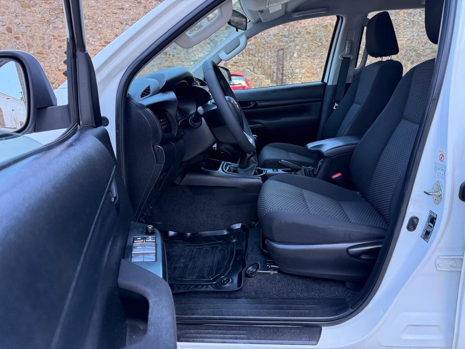 TOYOTA Hilux PICKUP 2.4 D-4D CABINA DOBLE GX