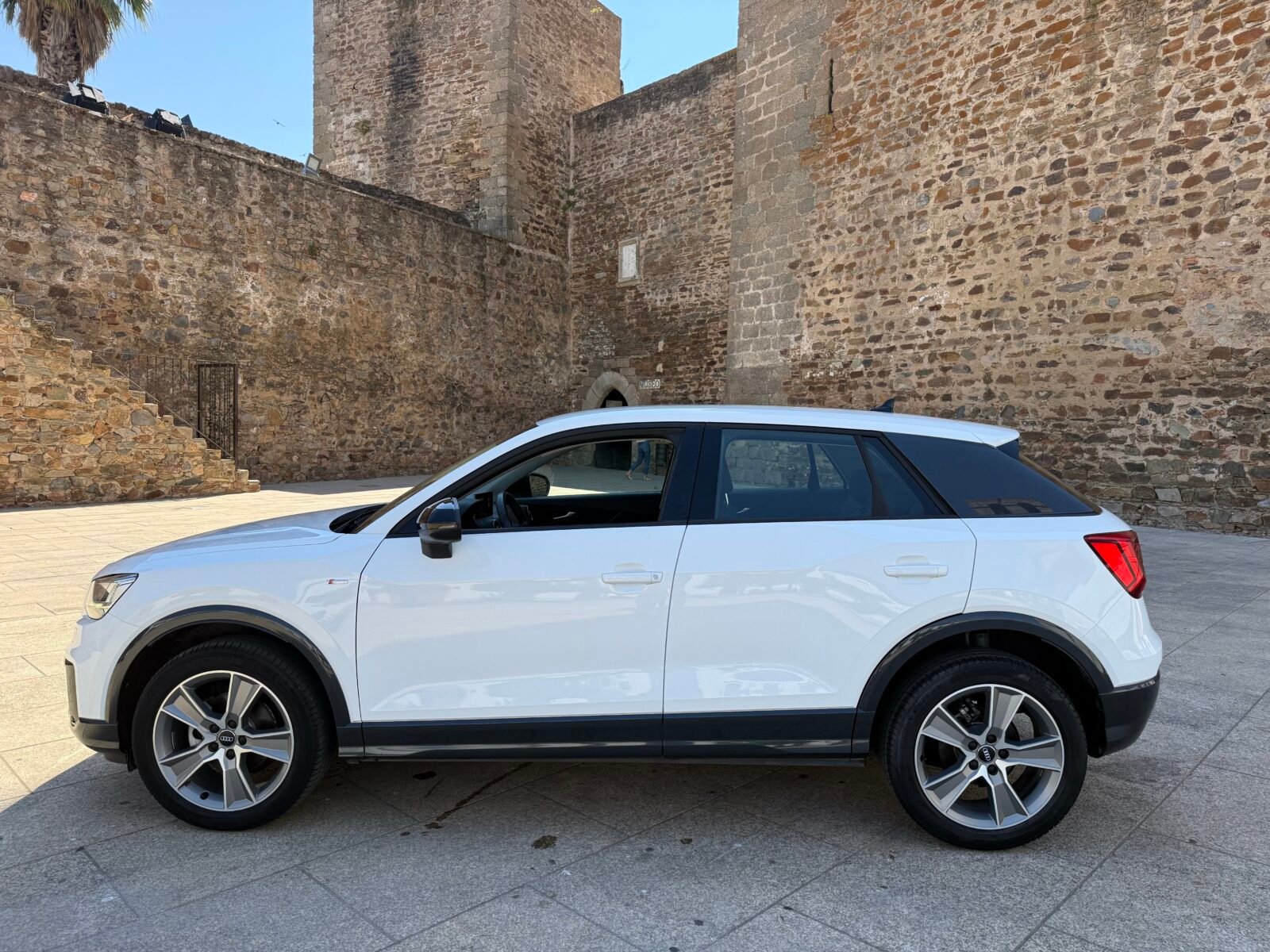 AUDI Q2 Design 1.6 TDI S LINE 